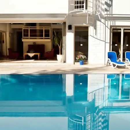 Gizem Special Class 3* Side